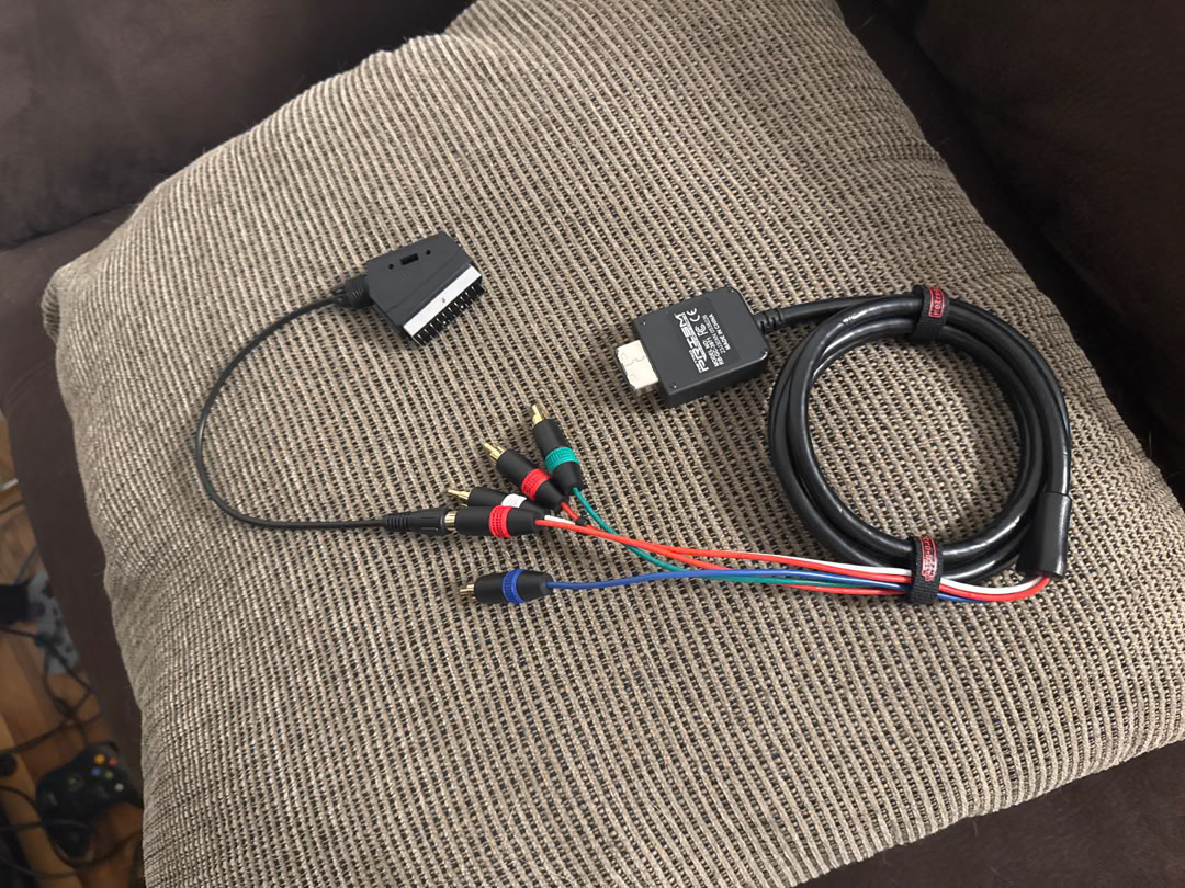 the gamecube component adapter's left audio rca hooked up to the scart head